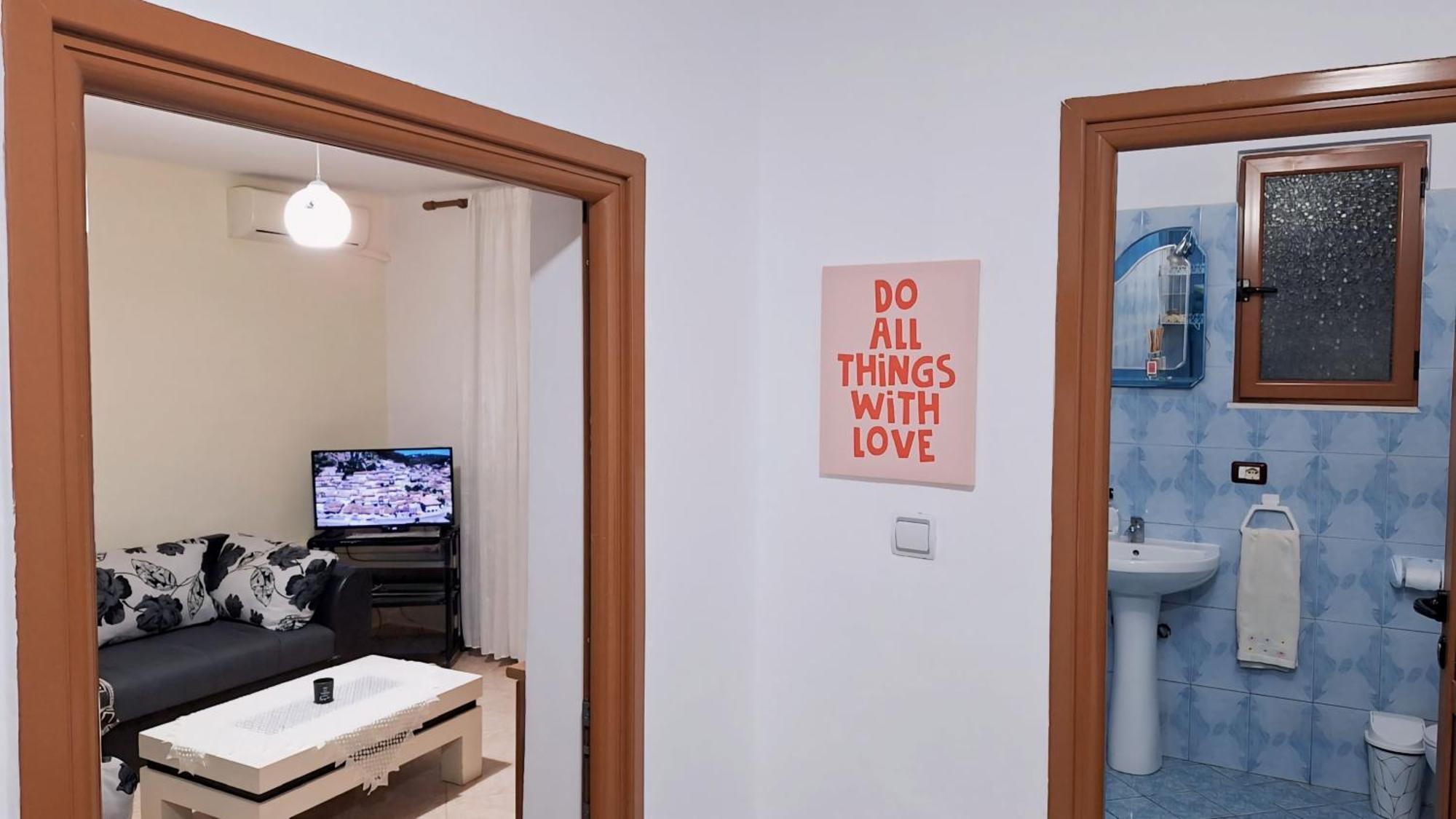 Promenade Apartment In City Centre Μπεράτ Εξωτερικό φωτογραφία